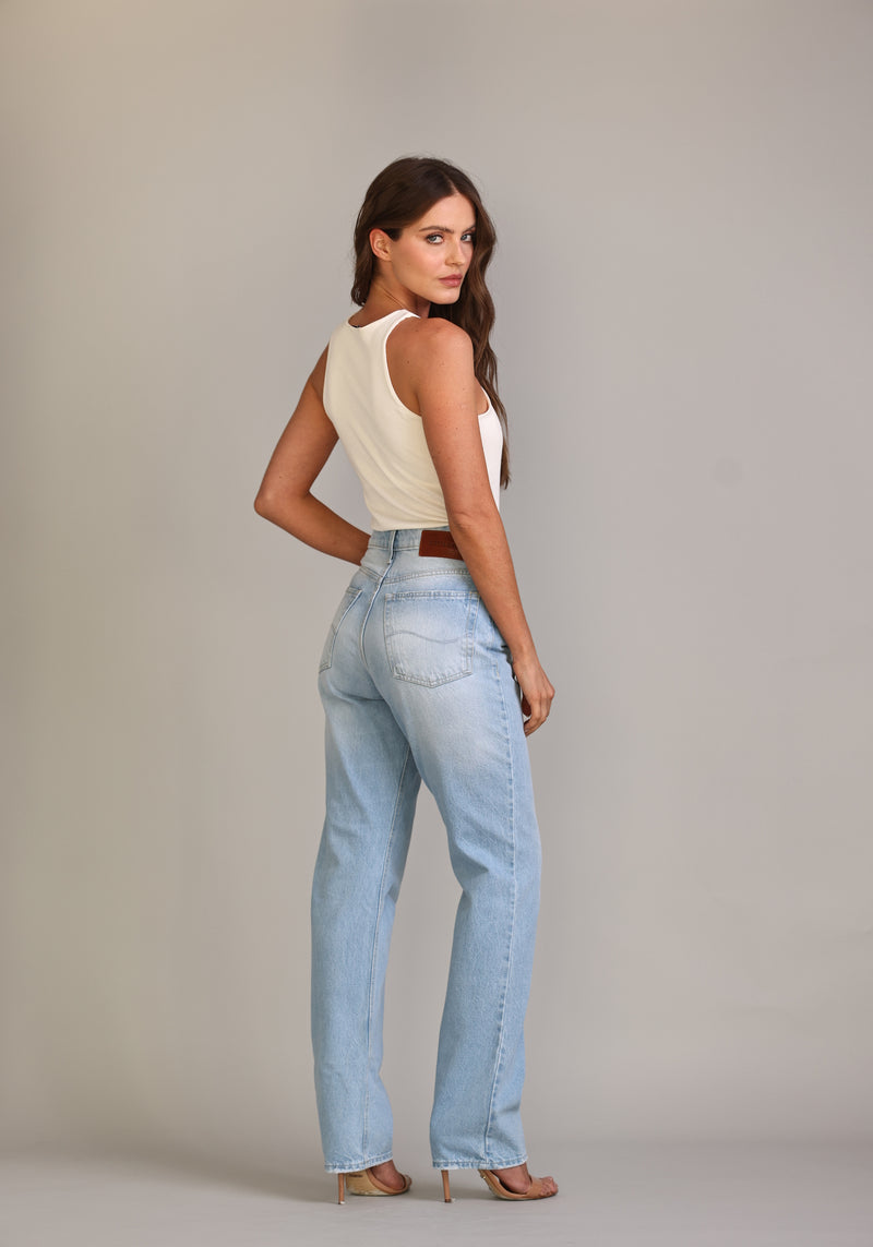 Calça Straight Feminina Jeans Claro