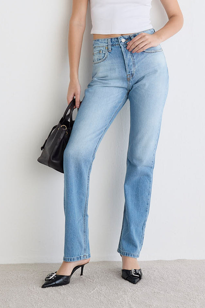 CALCA STRAIGHT ESSENTIAL JEANS