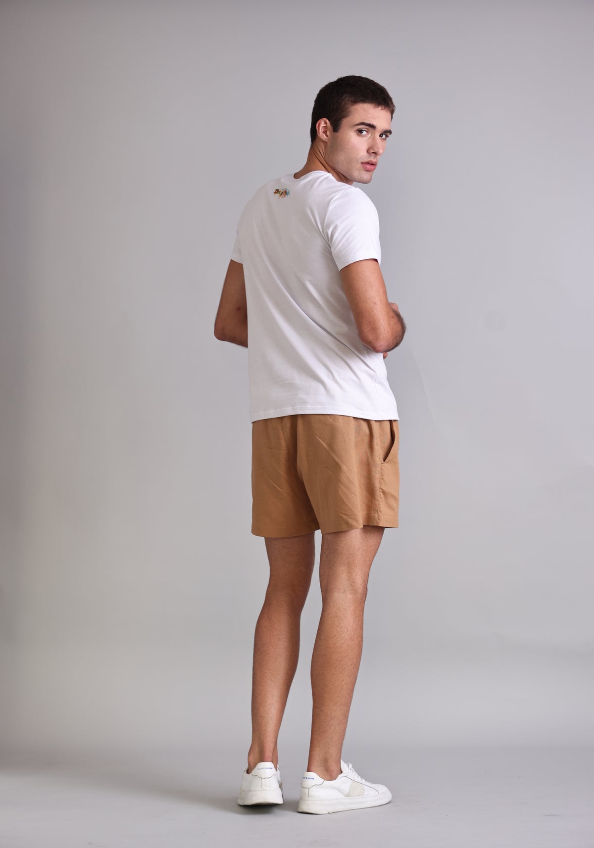 Shorts Linho Areia Escura Masc