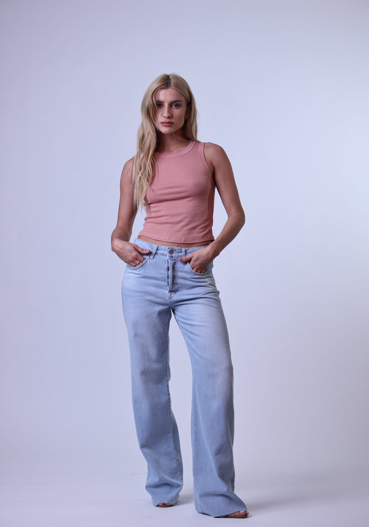 Calça Wide Leg Barra Fio Jeans Claro