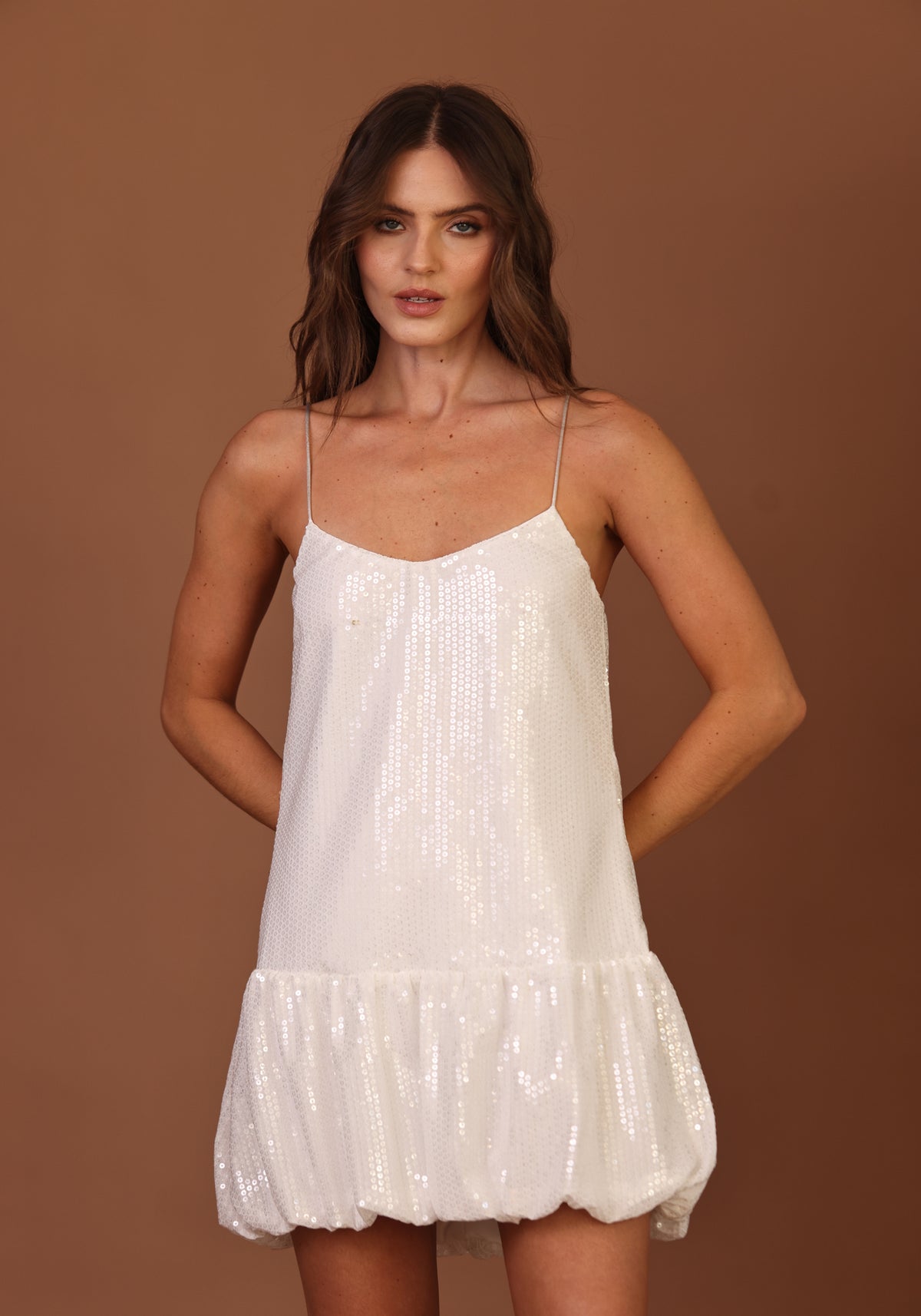 Vestido Curto Balone Paete Off White