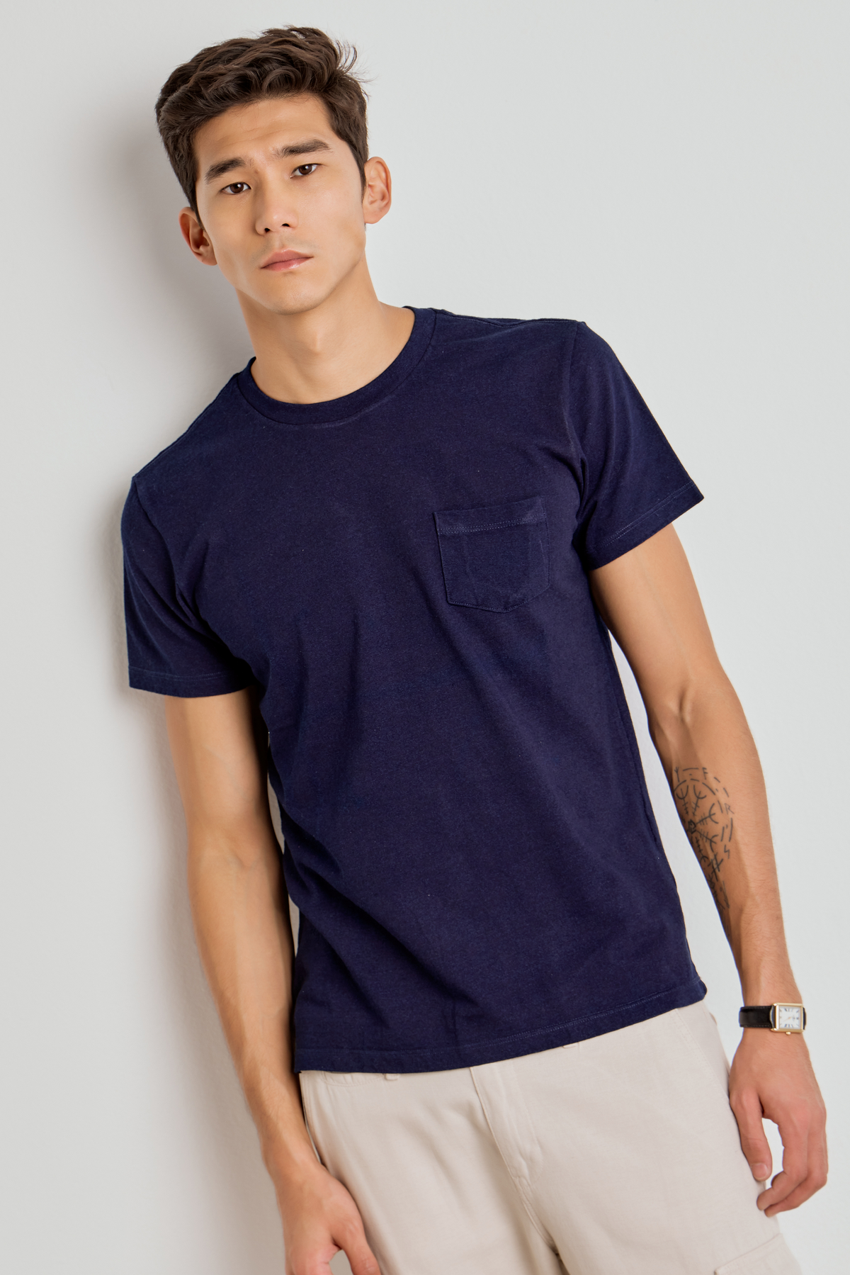 Camiseta Com Bolso Aron Jeans Escuro